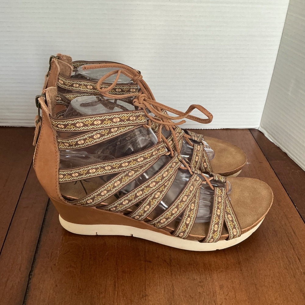 OTBT Womens Gladiator Wedge Sandals Tan Brown Geometric Strappy Lace Up Shoes 10